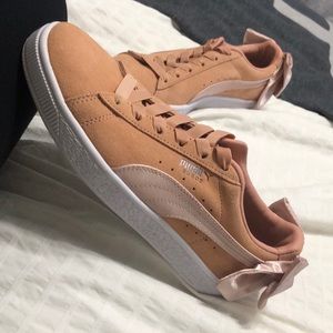 Puma suede fashion bow sneakers